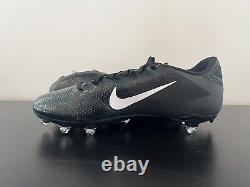 Size 11.5 Nike Vapor Untouchable Speed 3 Detachable Football Cleats AO3035-010